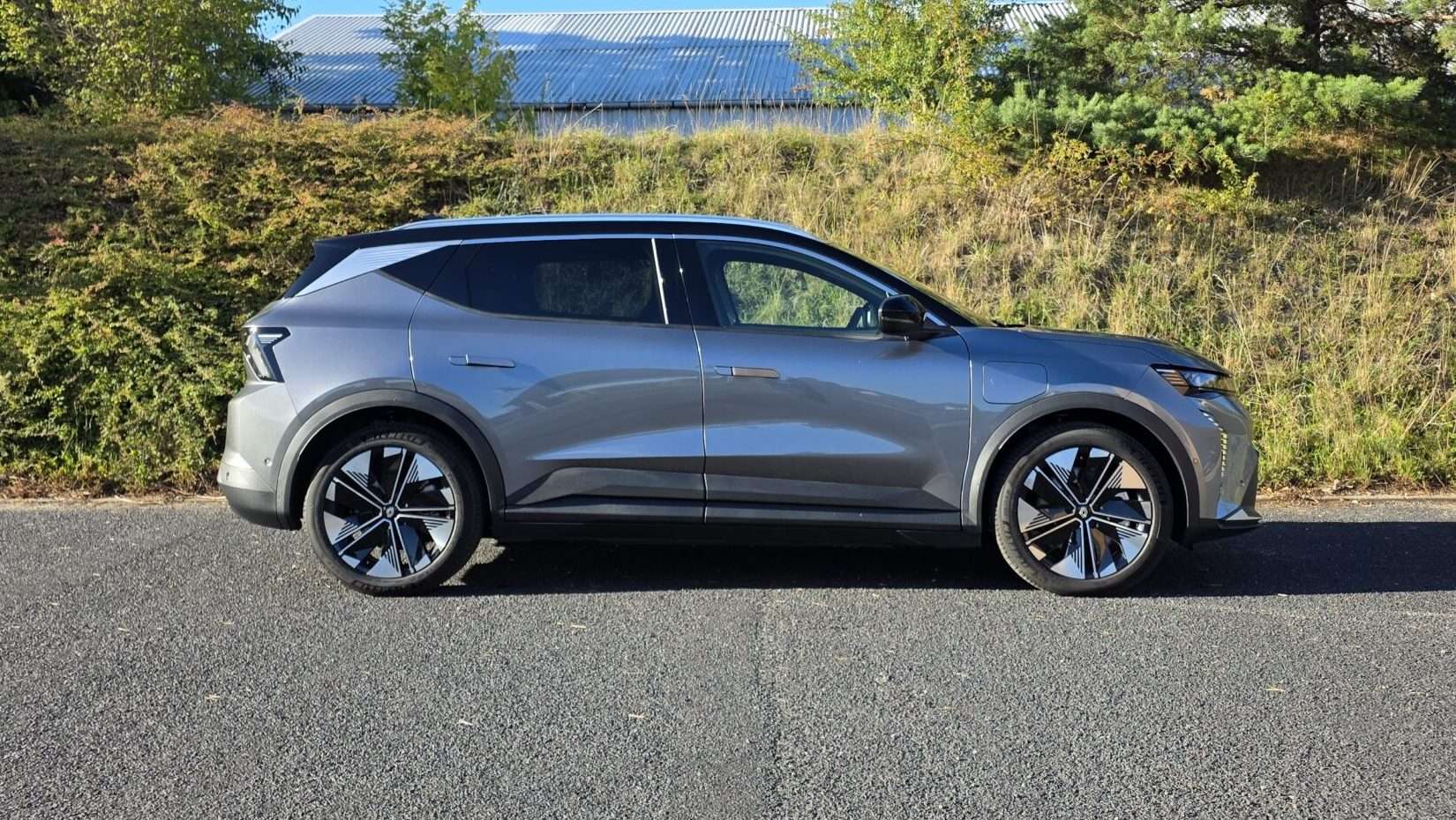 Medium – bilabonnement. Nissan Qashqai, Renault Scenic og flere andre.