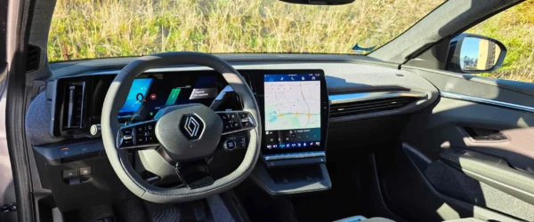 elbil-suv-biludlejning-indvendig-kabine