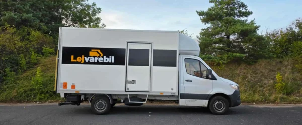 varebil-liftbil-hoejre-side