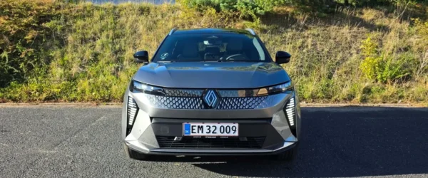 elbil-suv-biludlejning-foran-udvendig