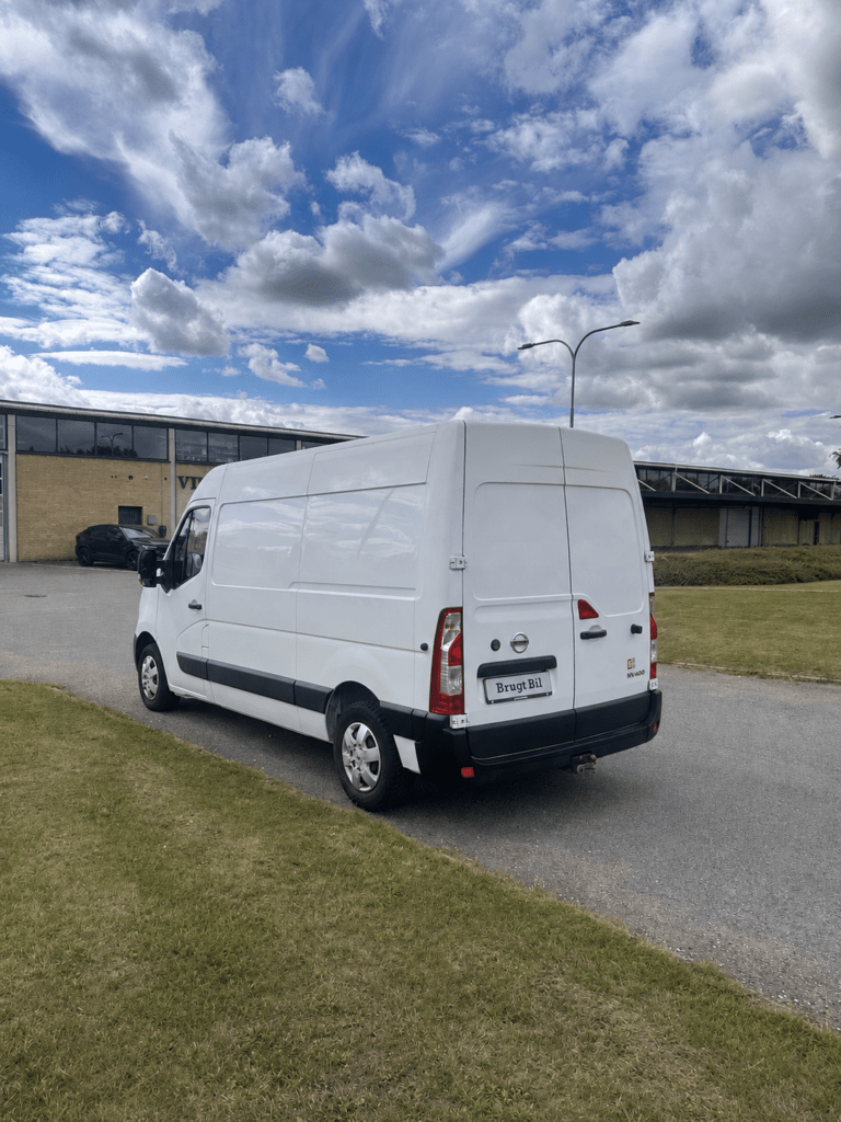 Nissan NV400