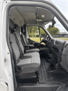 Nissan NV400